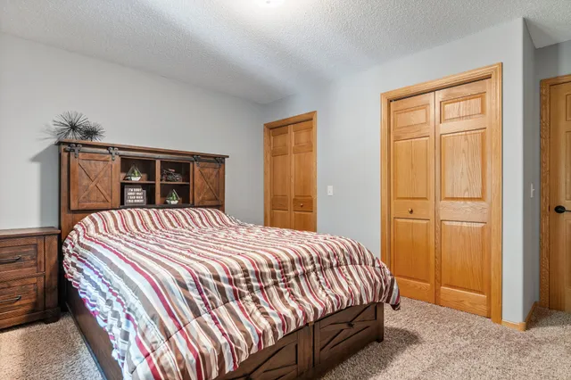 $899,900 | 1109 Lakeview Avenue, Alexandria, MN 56308