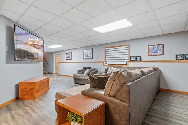 $899,900 | 1109 Lakeview Avenue, Alexandria, MN 56308