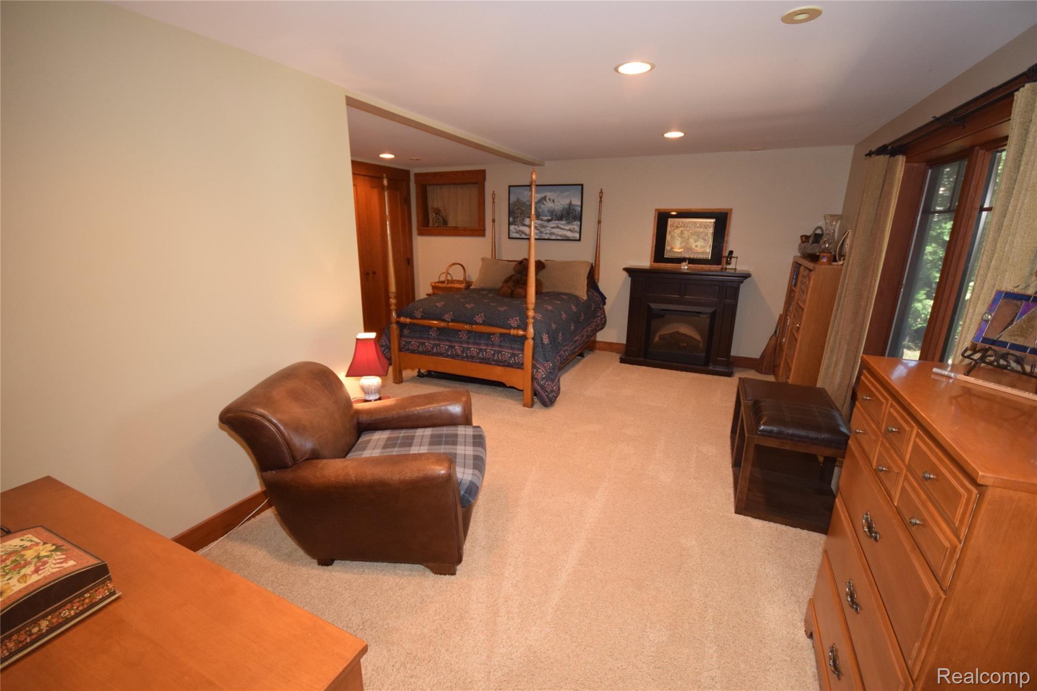 11079 Fenton Road Fenton, MI 48430 - Photo 21 of 37 DSC_0045.JPG