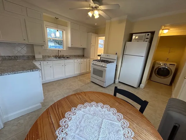 $2,600 | 23 Converse Street, Unit 1, Wakefield, MA 01880