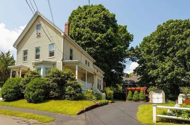 $2,600 | 23 Converse Street, Unit 1, Wakefield, MA 01880