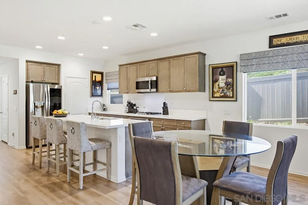 441 Ventasso Way Fallbrook, CA 92028 - Photo 8 of 62 Kitchen