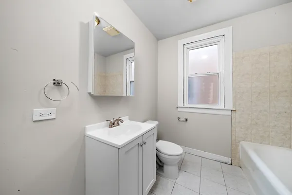 $1,900 | 2231 South 61st Court, Unit 2, Cicero, IL 60804
