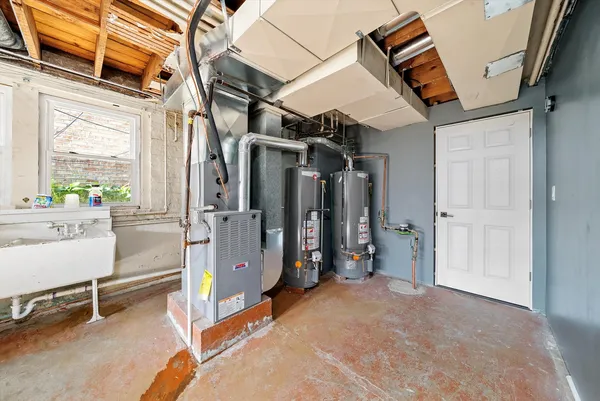 $1,900 | 2231 South 61st Court, Unit 2, Cicero, IL 60804