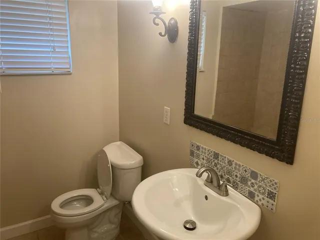 an empty room with a empty space