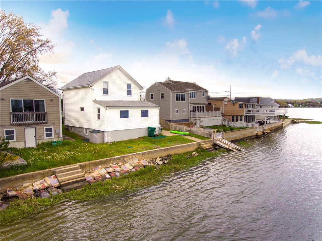 273 Riverside Street Portsmouth, RI 02871 - Photo 6 of 14