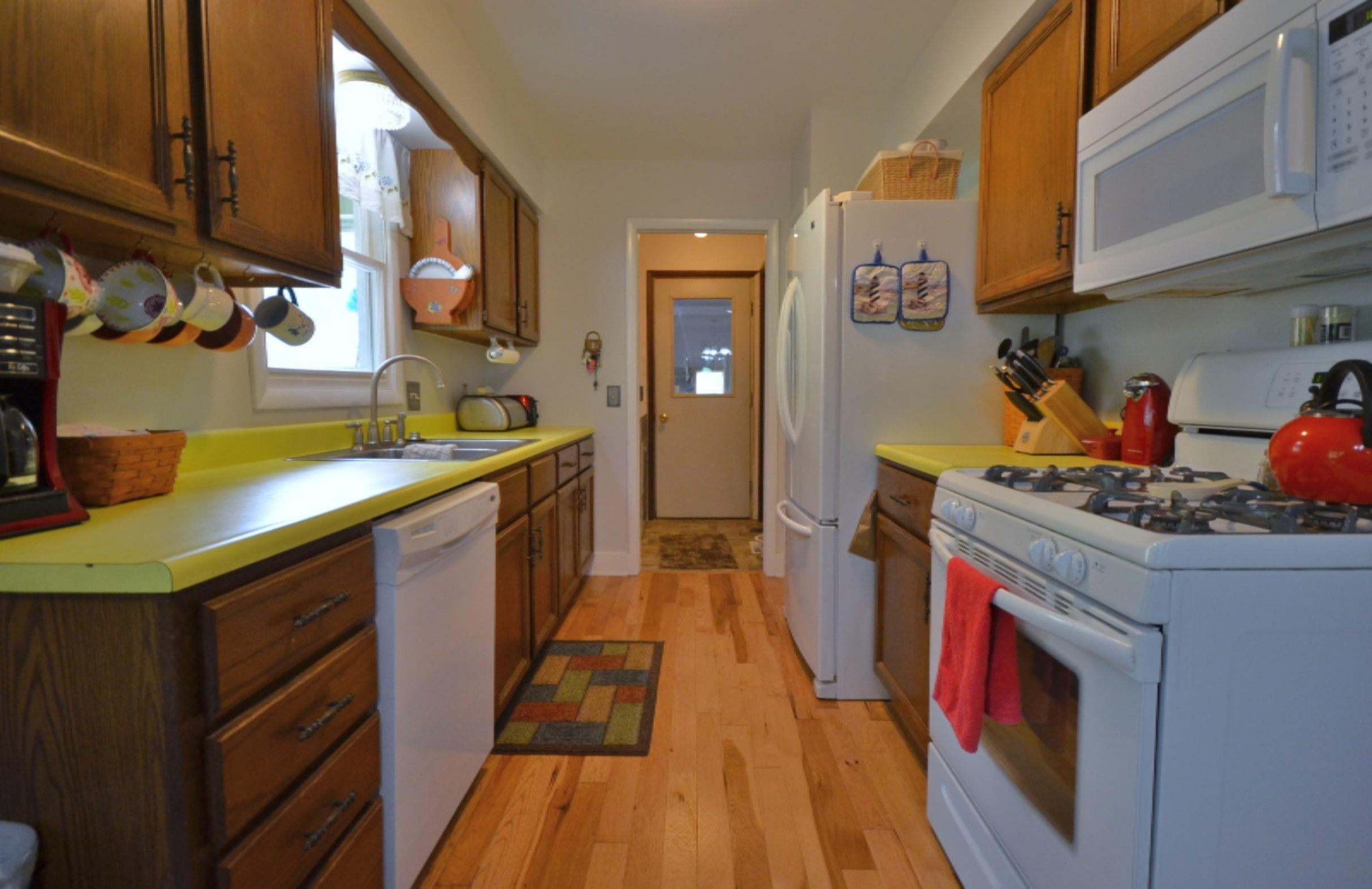 230 West Giles Road Muskegon, MI 49445 - Photo 12 of 18 Kitchen
