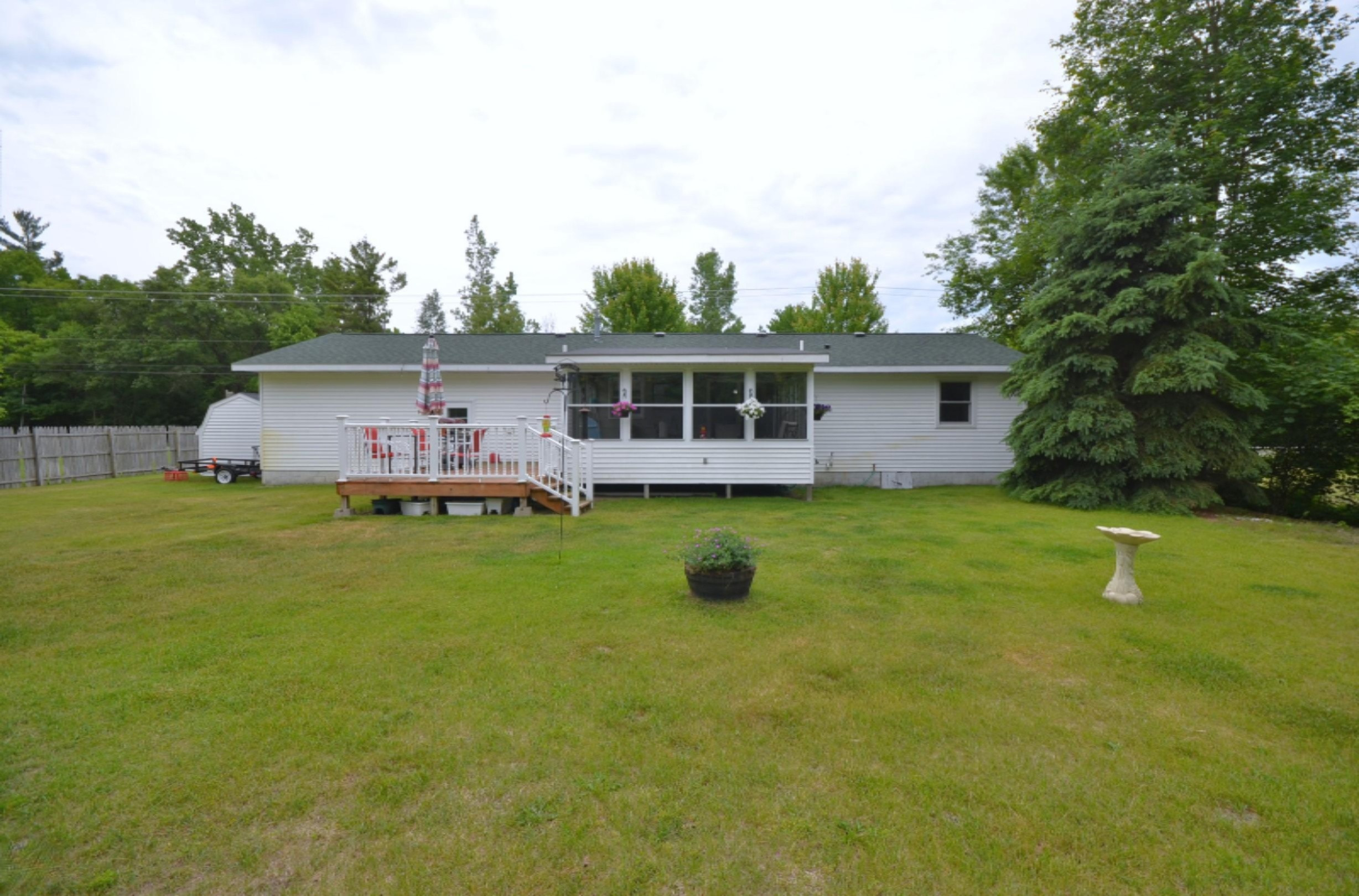 230 West Giles Road Muskegon, MI 49445 - Photo 3 of 18 230 W Giles
