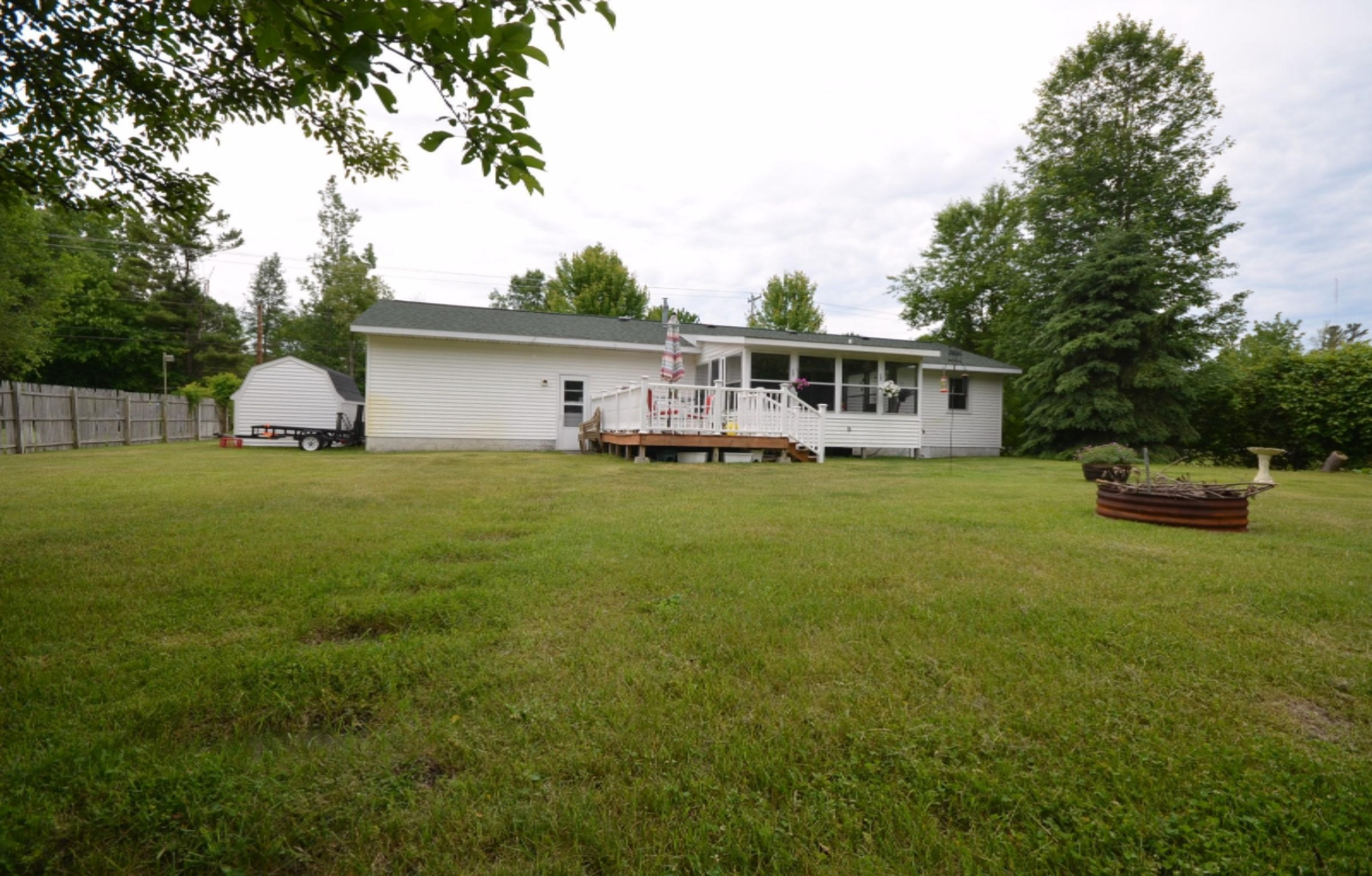 230 West Giles Road Muskegon, MI 49445 - Photo 4 of 18 230 W Giles