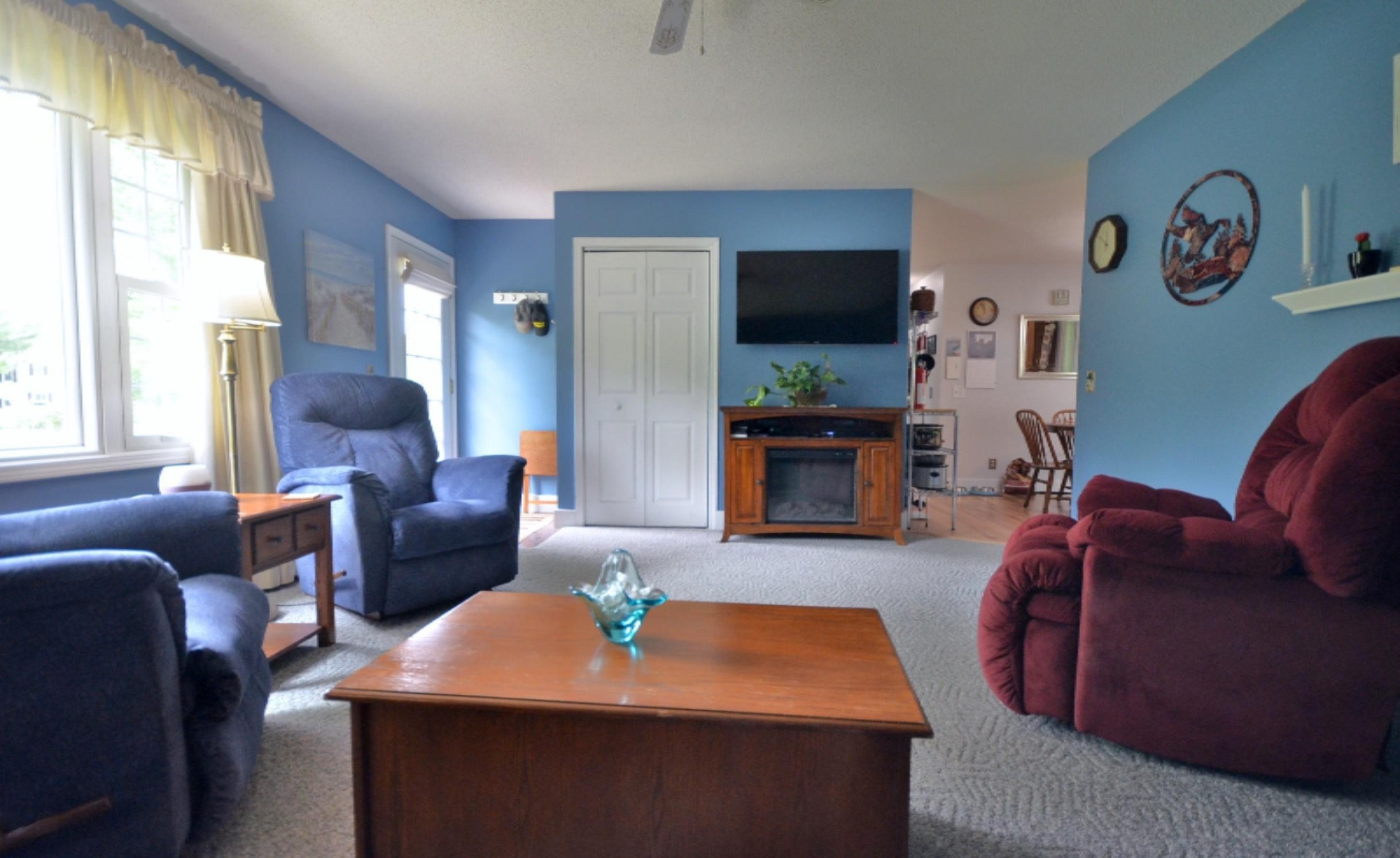 230 West Giles Road Muskegon, MI 49445 - Photo 7 of 18 Living Room