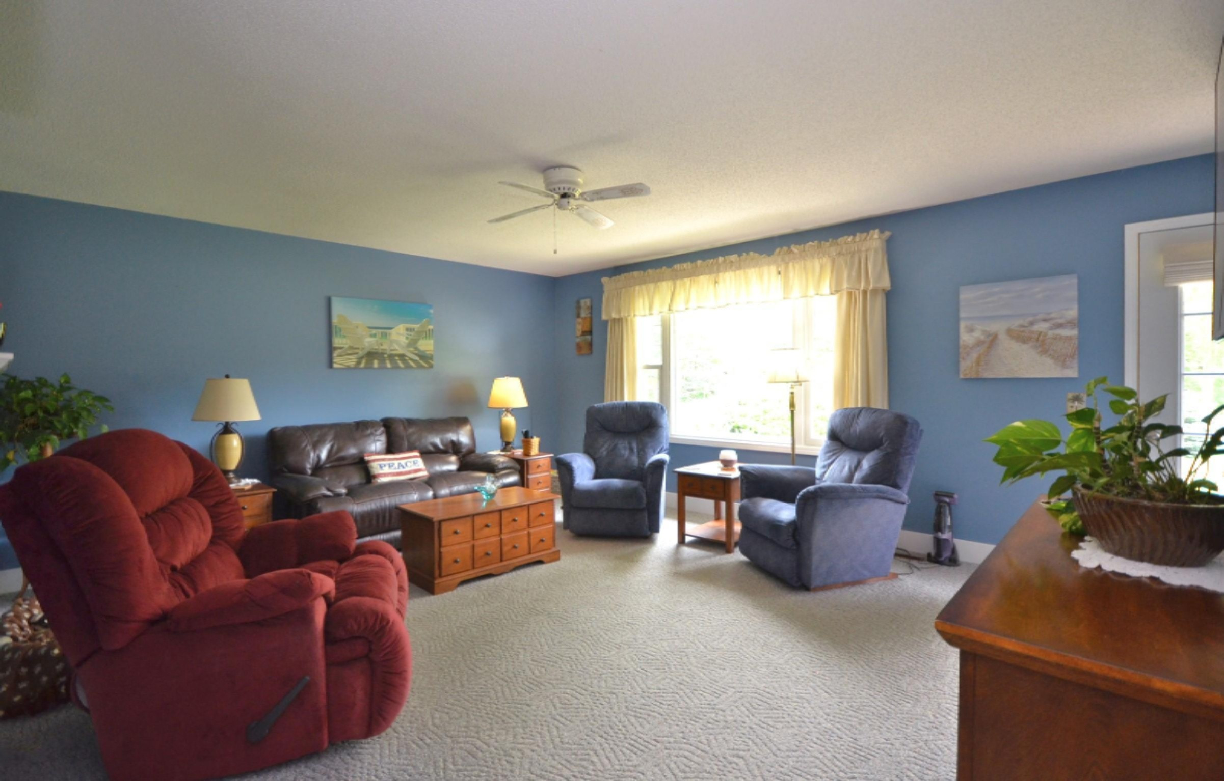 230 West Giles Road Muskegon, MI 49445 - Photo 8 of 18 Living Room
