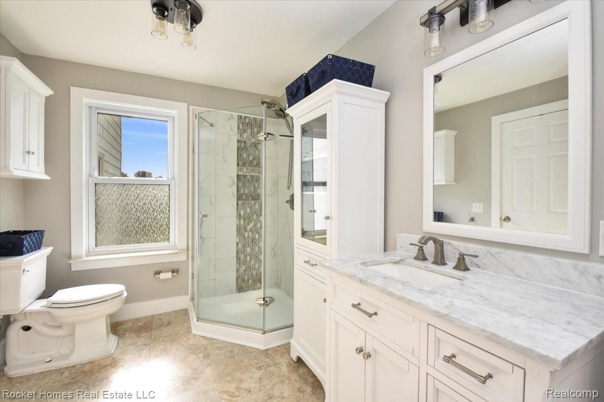 2910 Notten Road Grass Lake, MI 49240 - Photo 25 of 49 26-Bathroom.jpg