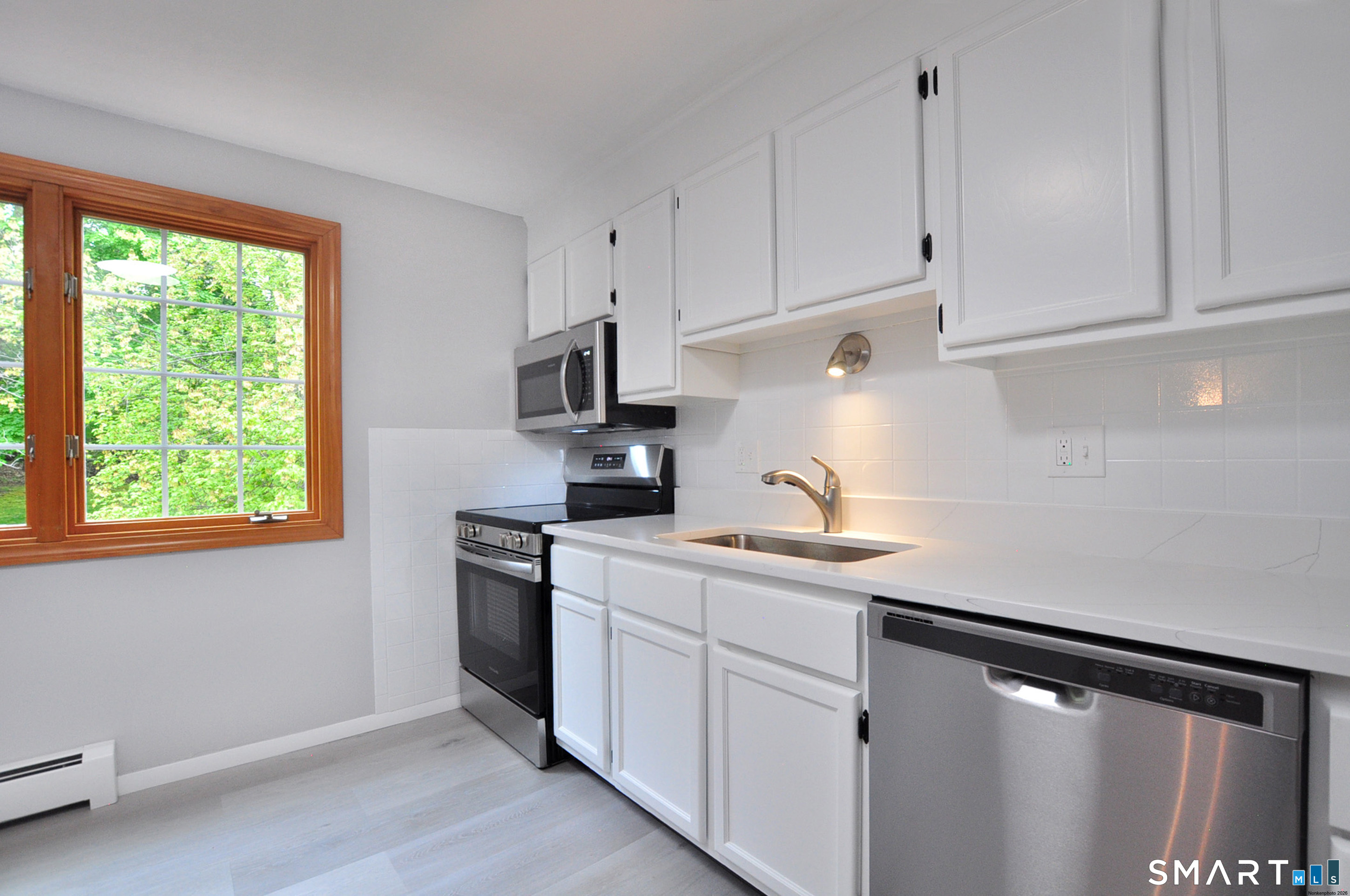 65 Winthrop Road Windsor, CT 06095 - Photo 11 of 35