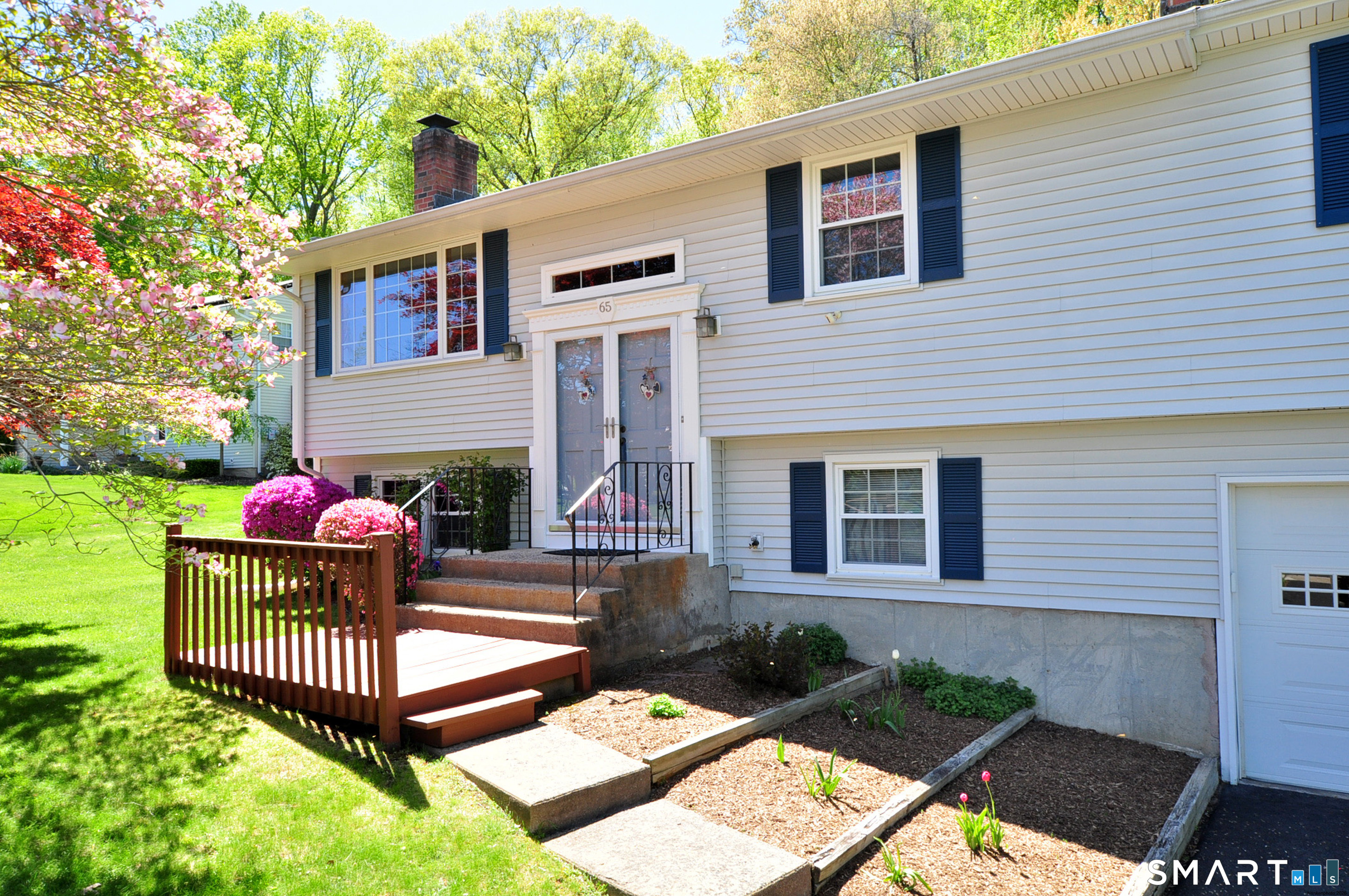 65 Winthrop Road Windsor, CT 06095 - Photo 2 of 35