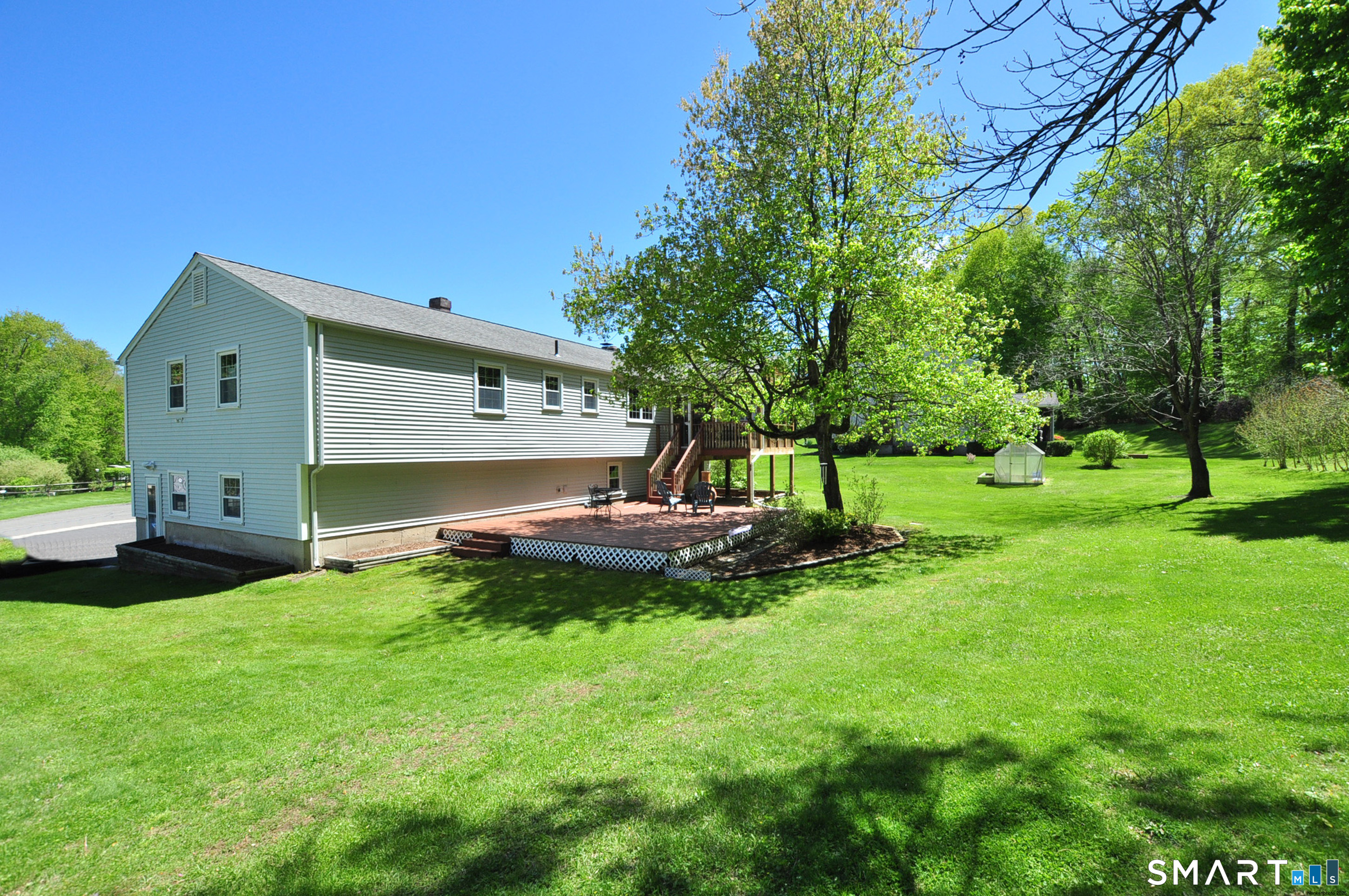 65 Winthrop Road Windsor, CT 06095 - Photo 3 of 35