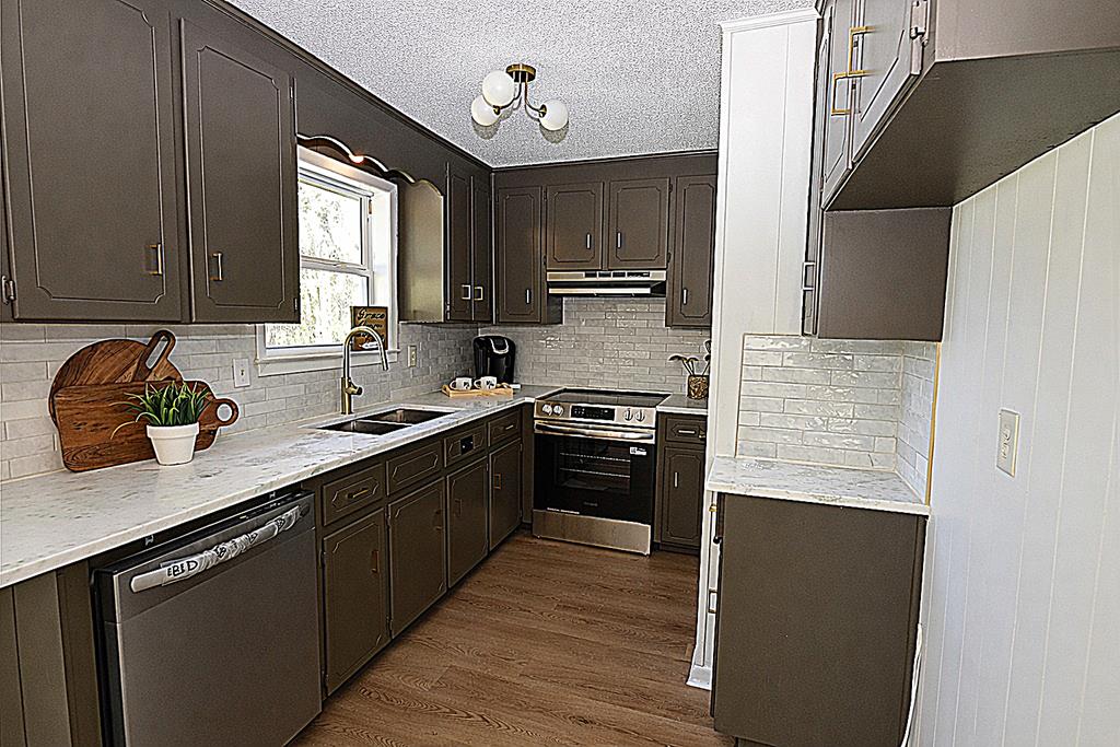 5924 Henry Mouring Road Dothan, AL 36305 - Photo 9 of 21 RENOVATED Kitchen