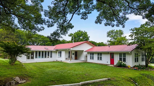 $590,000 | 49 Hart Of Pine Road, Dunlap, TN 37327