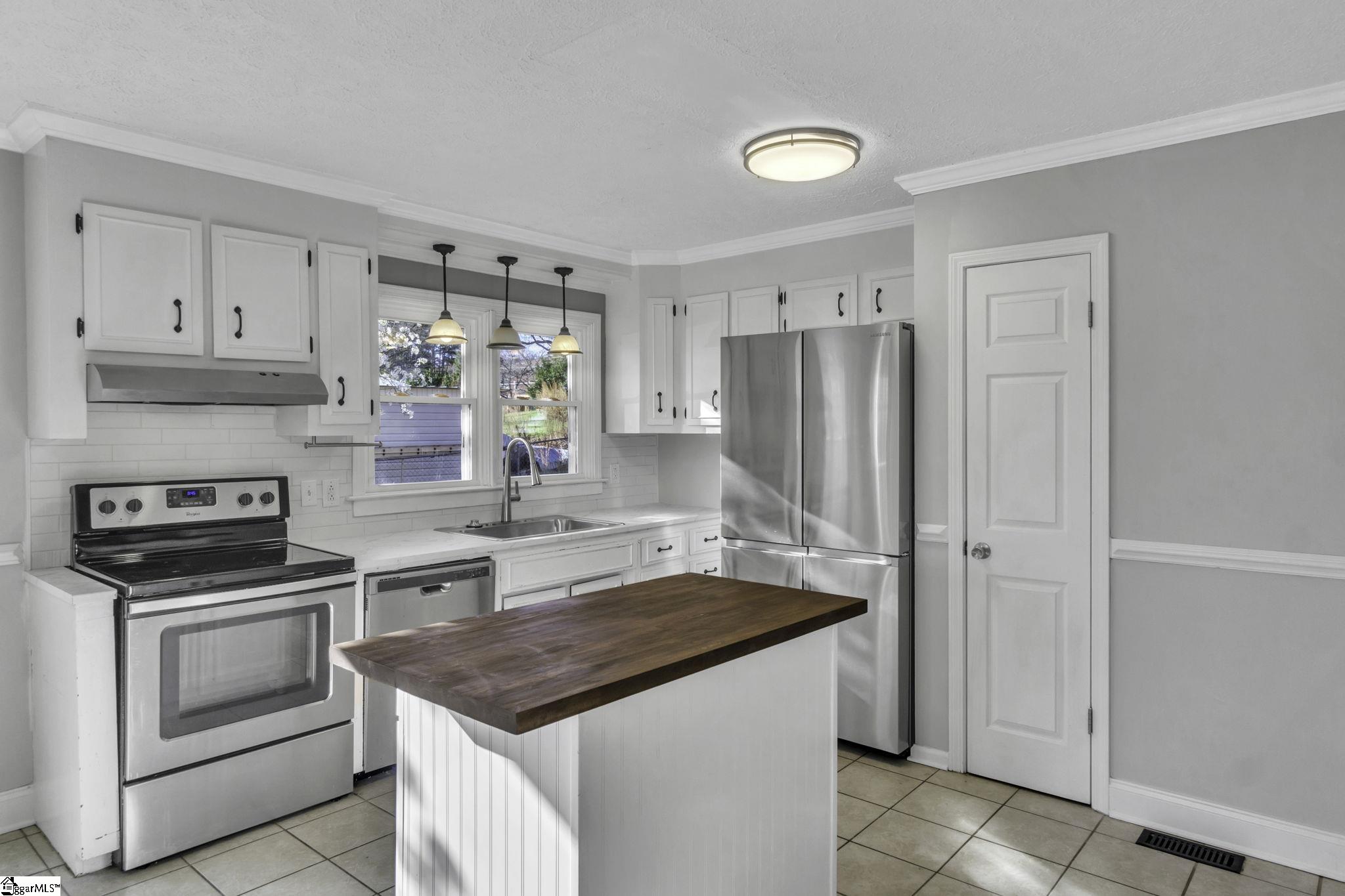 9 Colony Road Travelers Rest, SC 29690 - Photo 10 of 32 Gallery Image 10