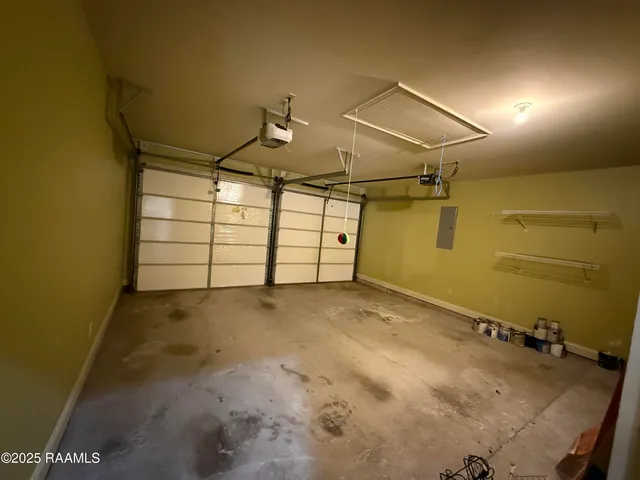 $2,850 | 103 Lakeshore Drive, Youngsville, LA 70592