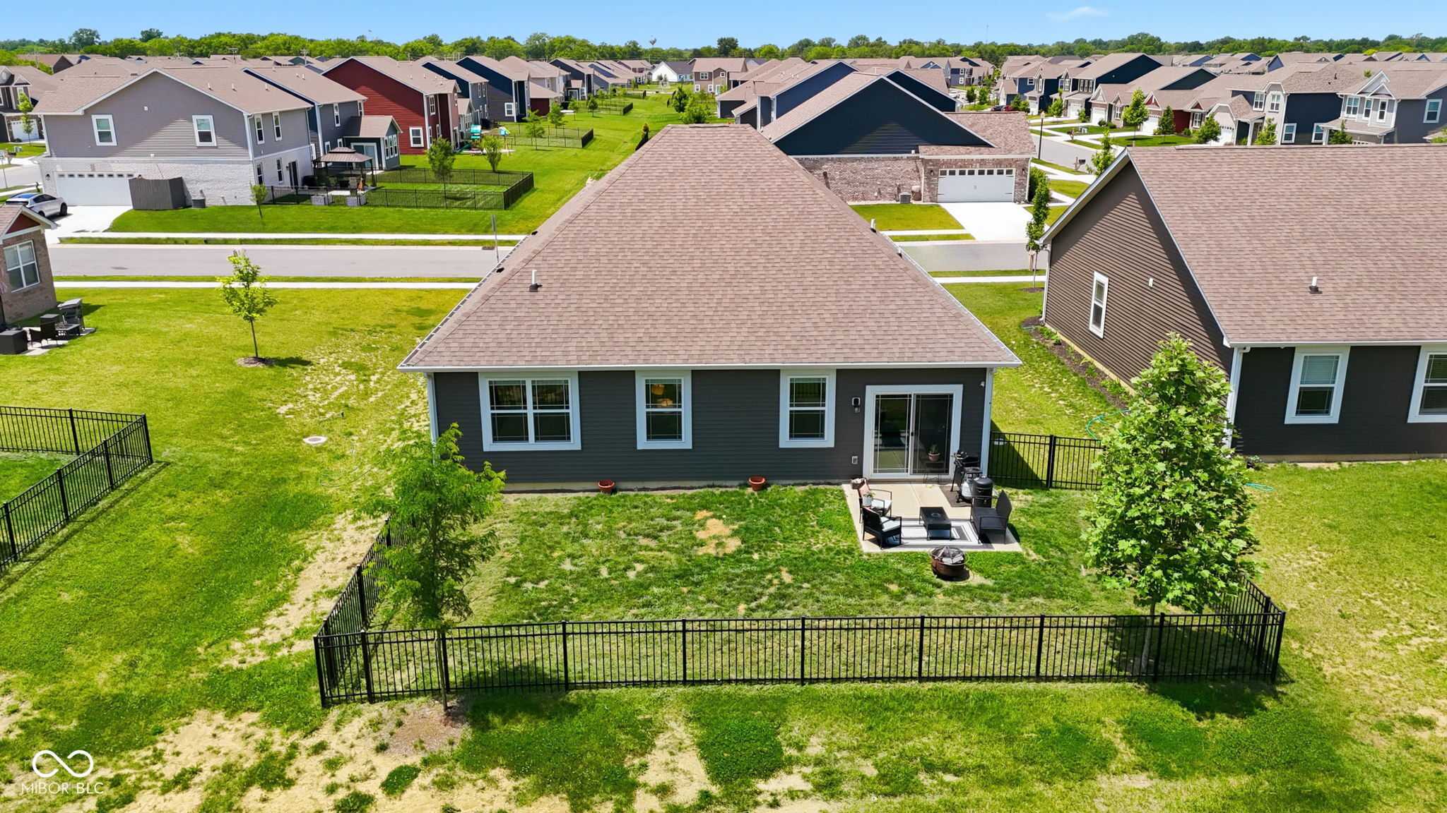 6599 Dunkirk Drive McCordsville, IN 46055 - Photo 7 of 47