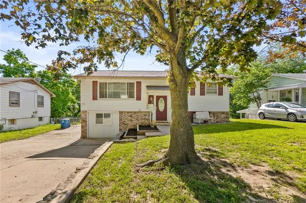 $199,900 | 406 South Vassar Avenue, Sugar Creek, MO 64054
