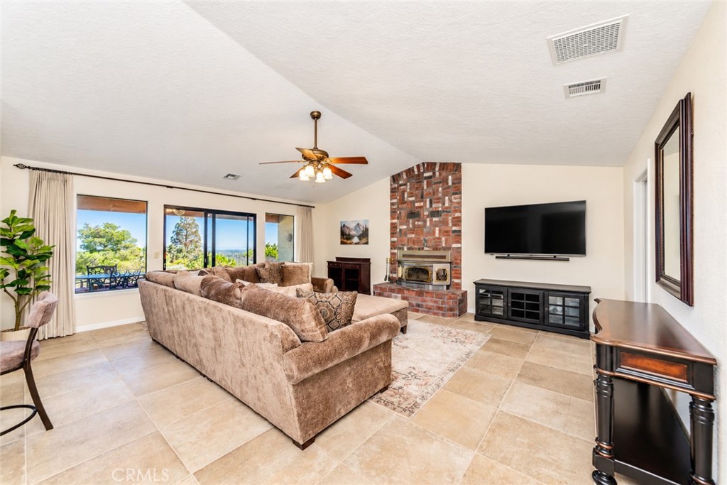150 Smoke Tree Road Pinon Hills, CA 92372 - Photo 16 of 63 Gallery Image 16