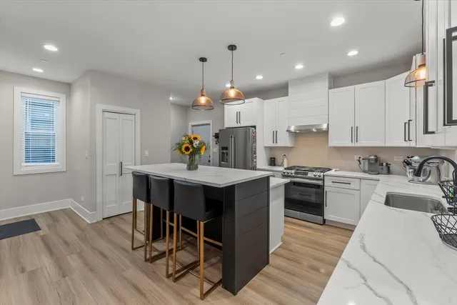 $725,000 | 3931 Liberty Boulevard, Westmont, IL 60559