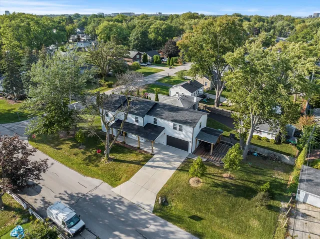 $725,000 | 3931 Liberty Boulevard, Westmont, IL 60559