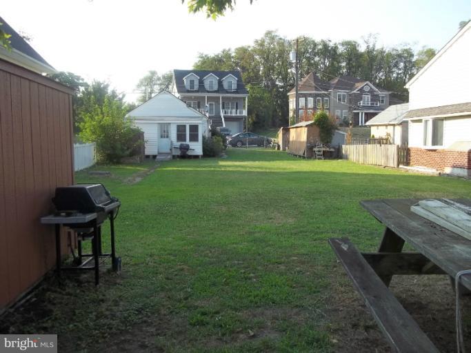 1225 Bayside Road Baltimore, MD 21221 - Photo 6 of 7 View
