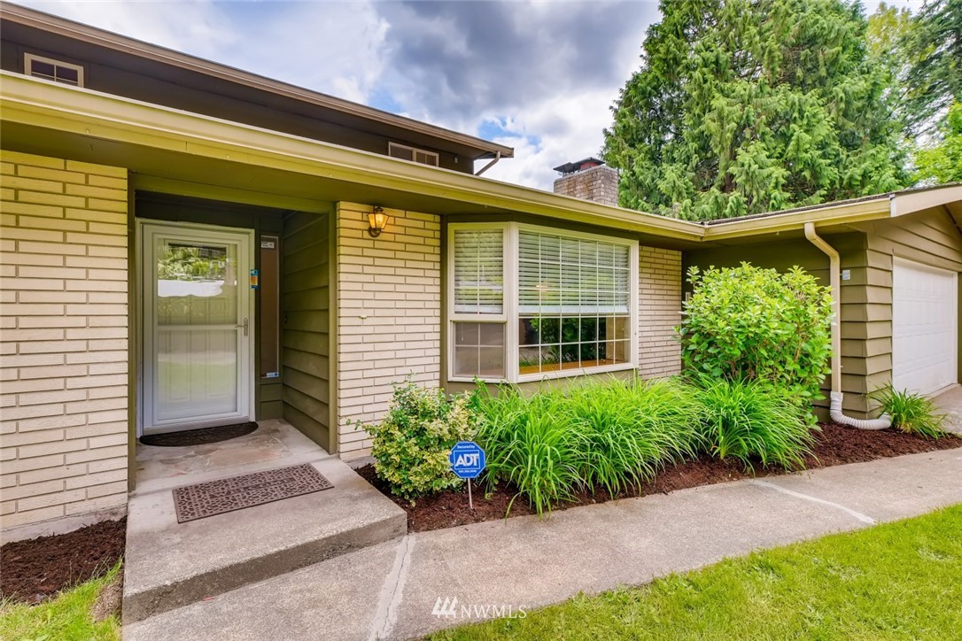 12031 Southeast 184th Street Renton, WA 98058 - Photo 1 of 29 Gallery Image 1