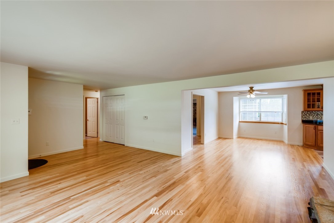 12031 Southeast 184th Street Renton, WA 98058 - Photo 3 of 29 Gallery Image 3