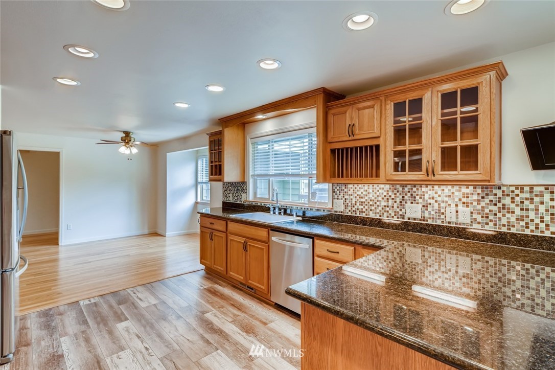 12031 Southeast 184th Street Renton, WA 98058 - Photo 8 of 29 Gallery Image 8