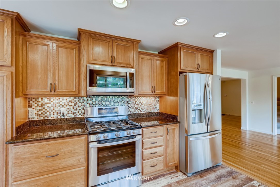 12031 Southeast 184th Street Renton, WA 98058 - Photo 9 of 29 Gallery Image 9