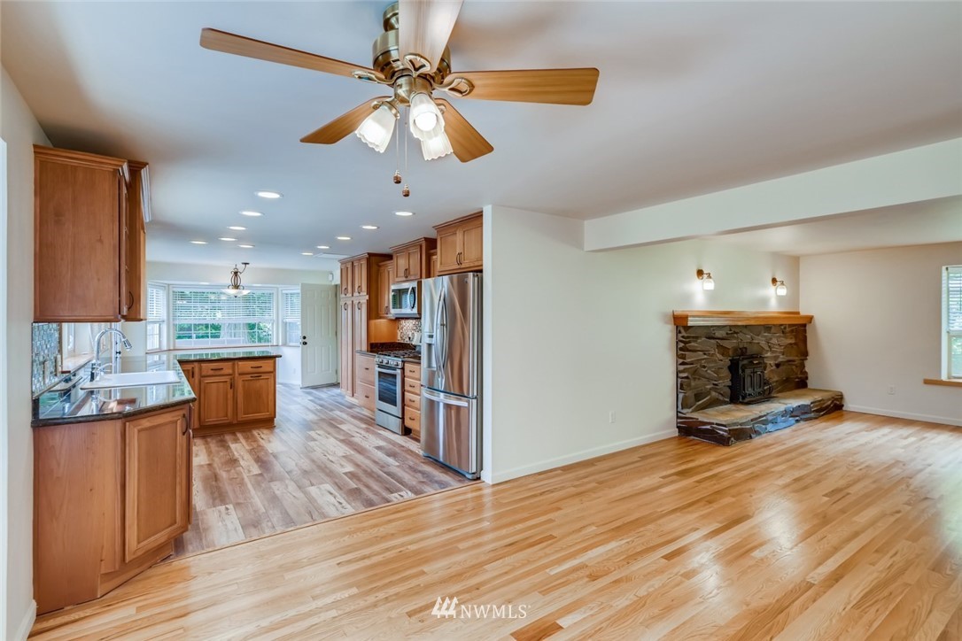 12031 Southeast 184th Street Renton, WA 98058 - Photo 10 of 29 Gallery Image 10