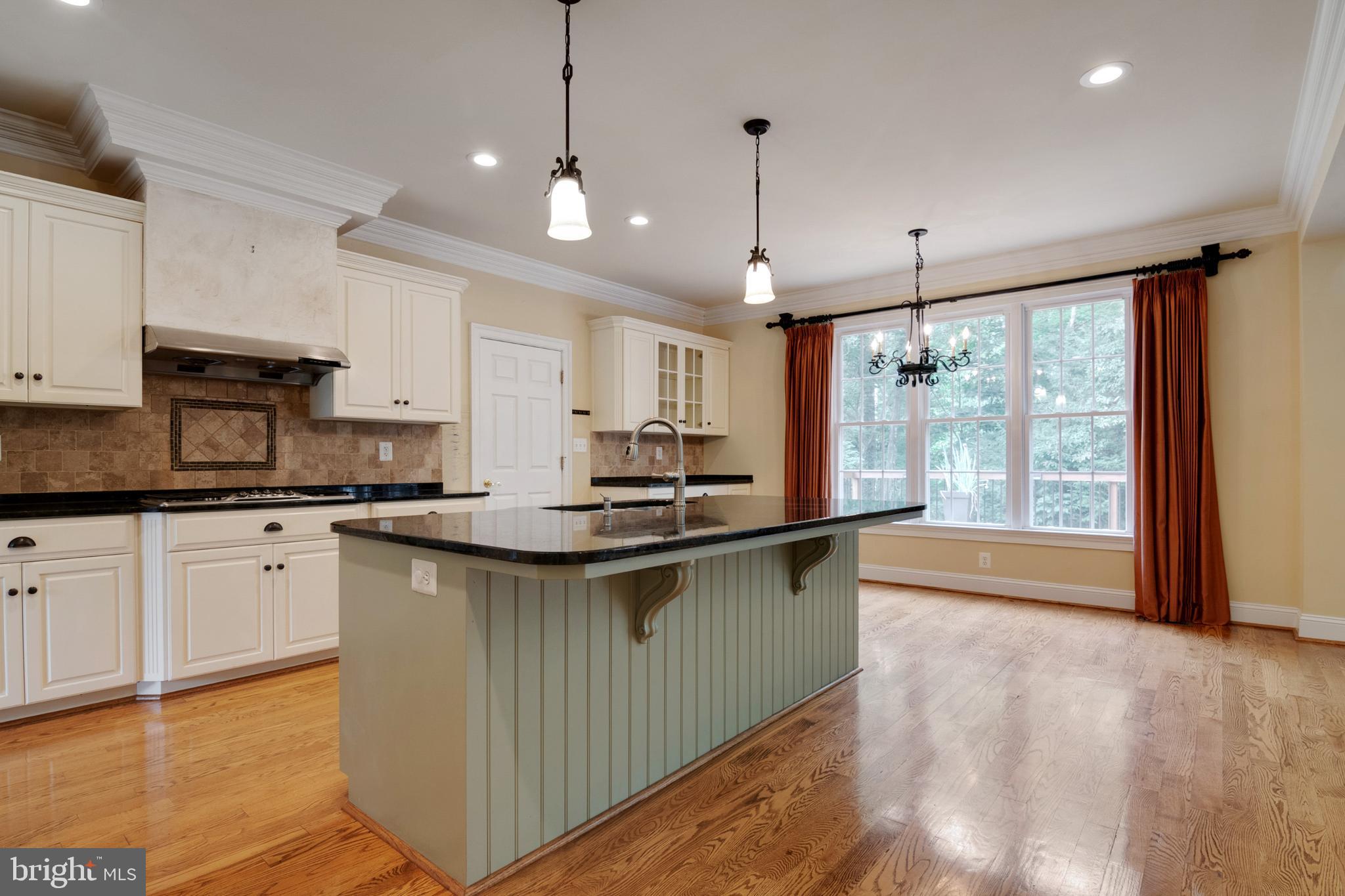 11504 Gambrill Park Road Frederick, MD 21702 - Photo 24 of 67 Kitchen/Breakfast Nook w/Butlers Pantry