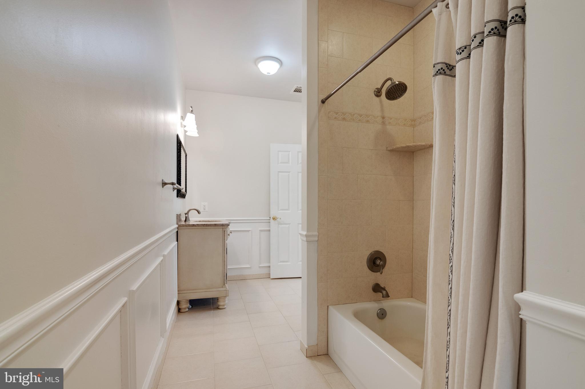 11504 Gambrill Park Road Frederick, MD 21702 - Photo 38 of 67 UL Full Bath off Bonus room and bedroom #2
