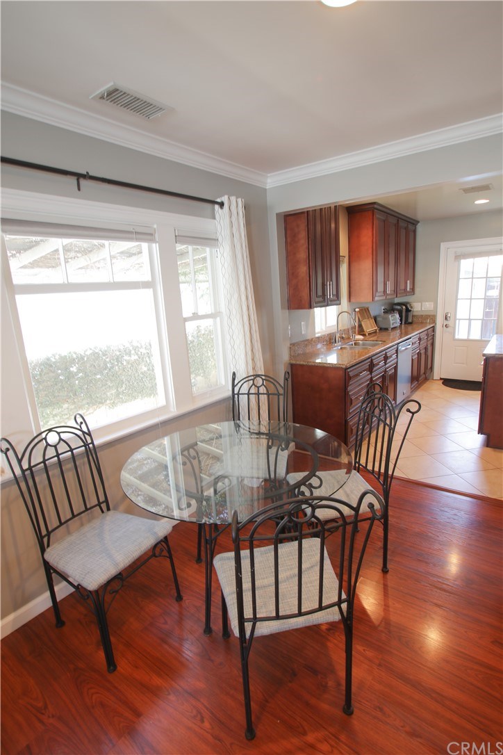 220 Avenue A Redondo Beach, CA 90277 - Photo 11 of 37