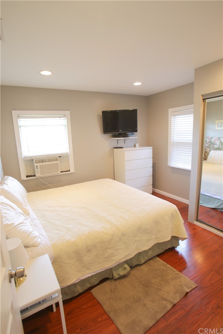 220 Avenue A Redondo Beach, CA 90277 - Photo 12 of 37