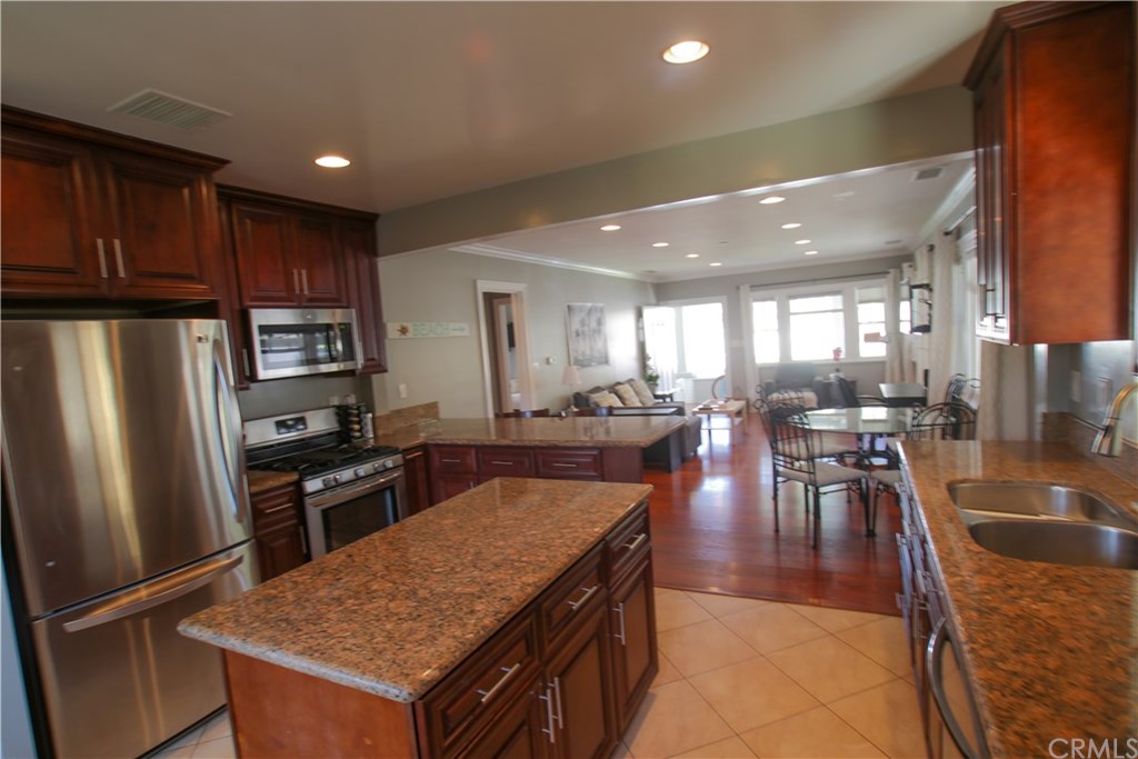 220 Avenue A Redondo Beach, CA 90277 - Photo 20 of 37