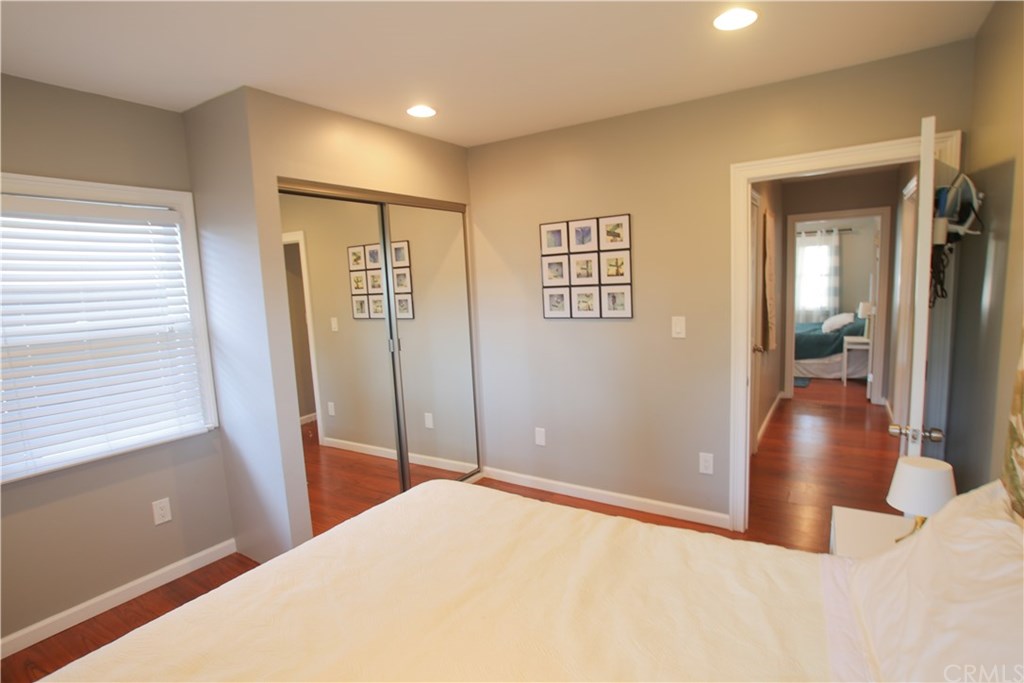 220 Avenue A Redondo Beach, CA 90277 - Photo 6 of 37