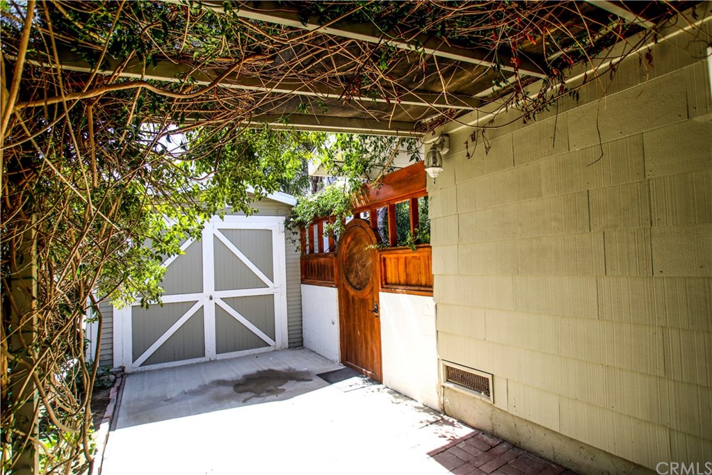 220 Avenue A Redondo Beach, CA 90277 - Photo 9 of 37