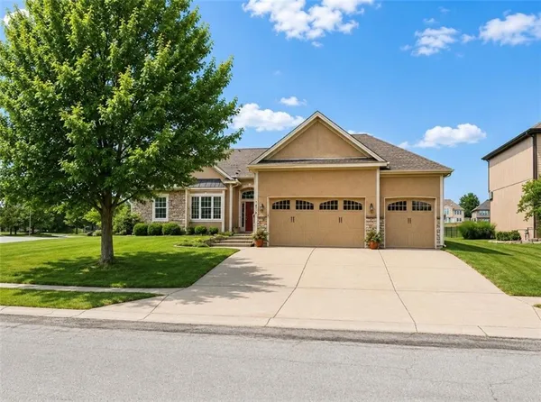 $630,000 | 1416 Cross Creek Drive, Raymore, MO 64083