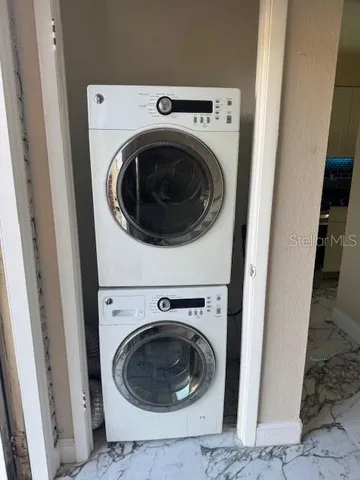 $179,900 | 1920 East Edgewood Drive, Unit O1, Lakeland, FL 33803