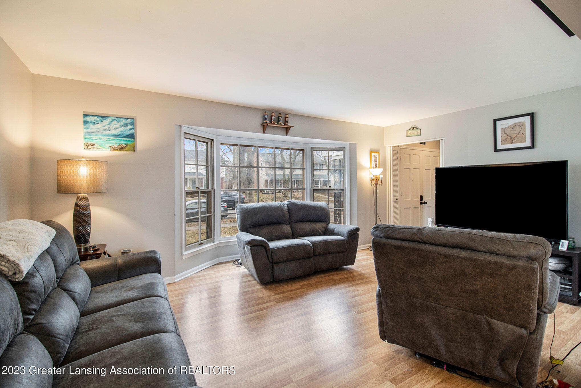 2313 Hampshire Road Lansing, MI 48911 - Photo 6 of 28 0C5A3391