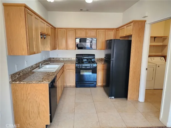 $1,575 | 8536 Aspen A Avenue, Unit A, California City, CA 93505