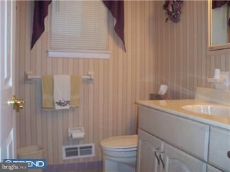 1063 Hilltop Road Warminster, PA 18974 - Photo 12 of 12 Bathroom
