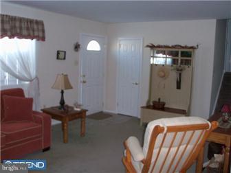 1063 Hilltop Road Warminster, PA 18974 - Photo 4 of 12 Living Room
