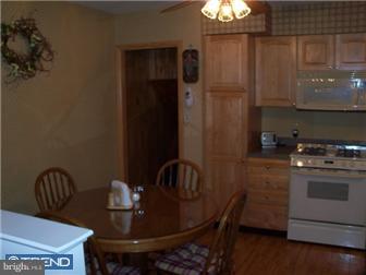 1063 Hilltop Road Warminster, PA 18974 - Photo 7 of 12 Kitchen