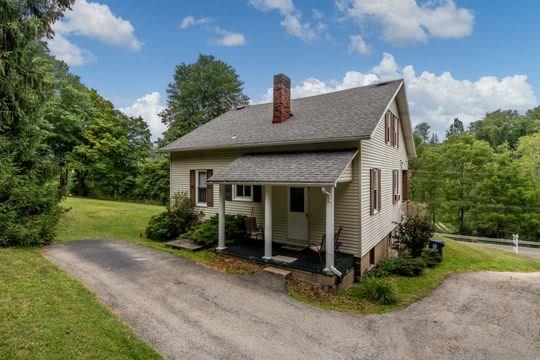 1125 Paintertown Road Irwin, PA 15642 - Photo 2 of 19 Gallery Image 2