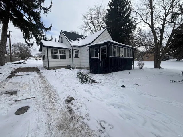 $249,900 | 3725 Hazelhurst Drive, Fort Wayne, IN 46804